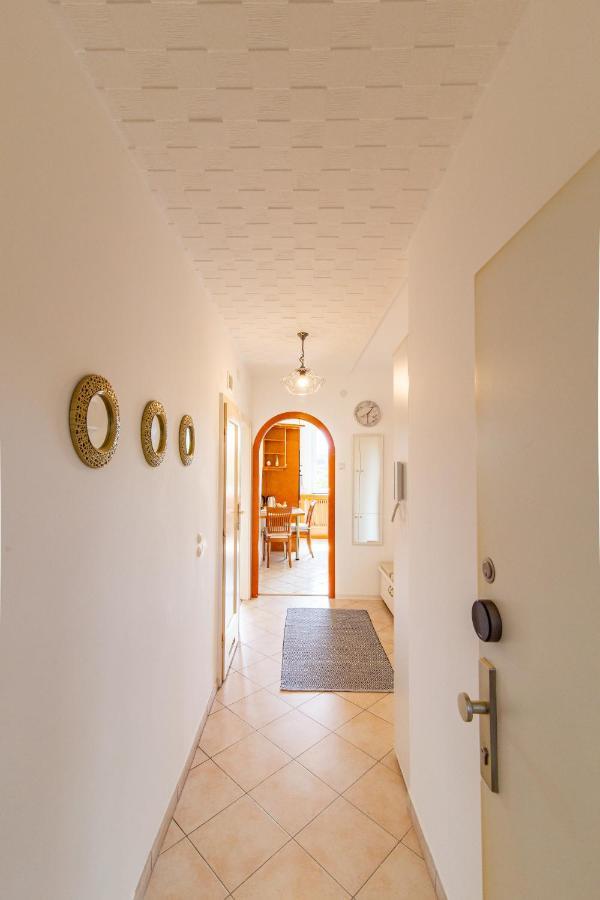 Best Rated Central Apartment Vienna - Ac, Wifi, 24H7Days Self Check-In, Board Games, Netflix Viena Exterior foto