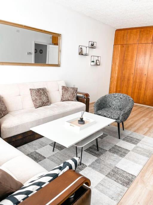 Best Rated Central Apartment Vienna - Ac, Wifi, 24H7Days Self Check-In, Board Games, Netflix Viena Exterior foto